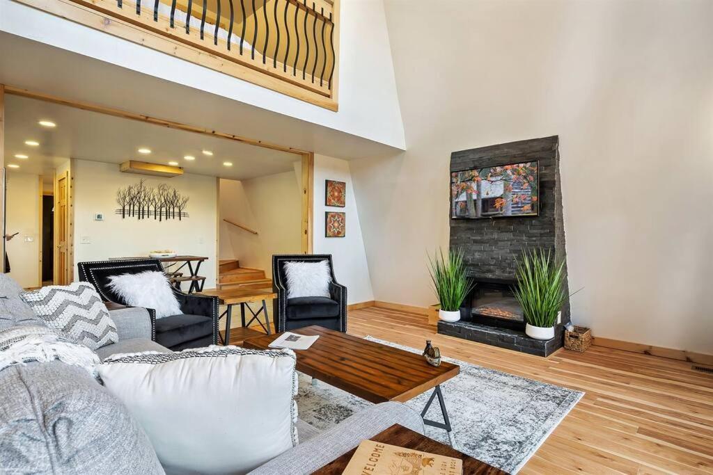 فيلا Secluded Mtn View New! 10 Mins To Gatlinburg Or Park المظهر الخارجي الصورة